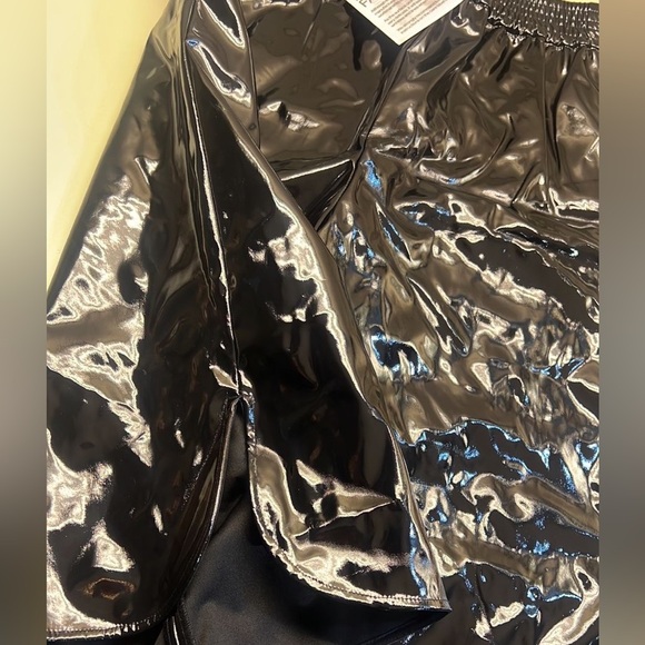 Scandinavian Baum und Pferdgarten Glossy Black shorts with Reflective Sheen - Picture 3 of 9